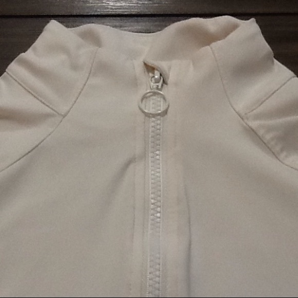 Fabletics Trinity performance jacket - Picture 7 of 7